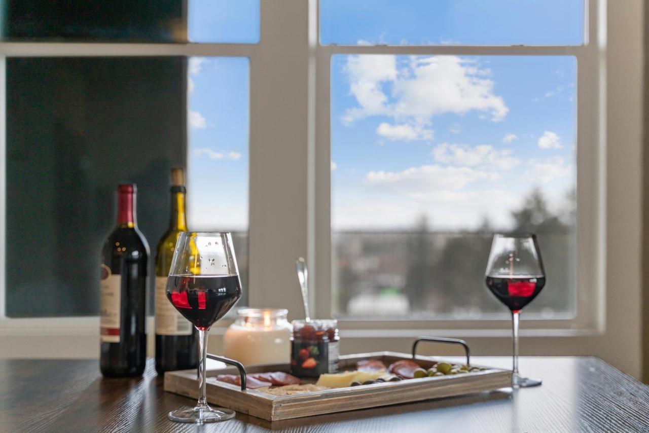 Apartament Luxury Retreat - King Beds, Hot Tub, & Pool - Family & Remote Work Friendly Reno Zewnętrze zdjęcie